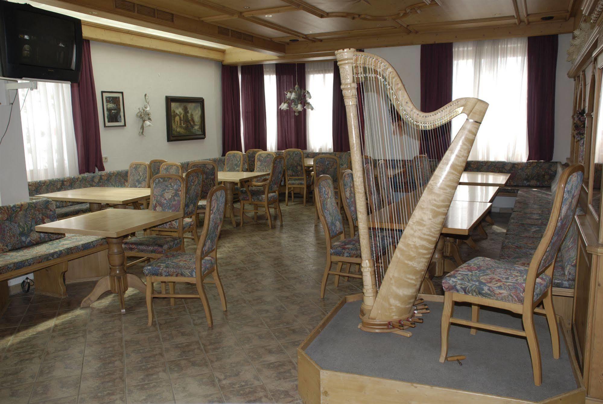 Hotel Harfenwirt Вилдшьонау Екстериор снимка