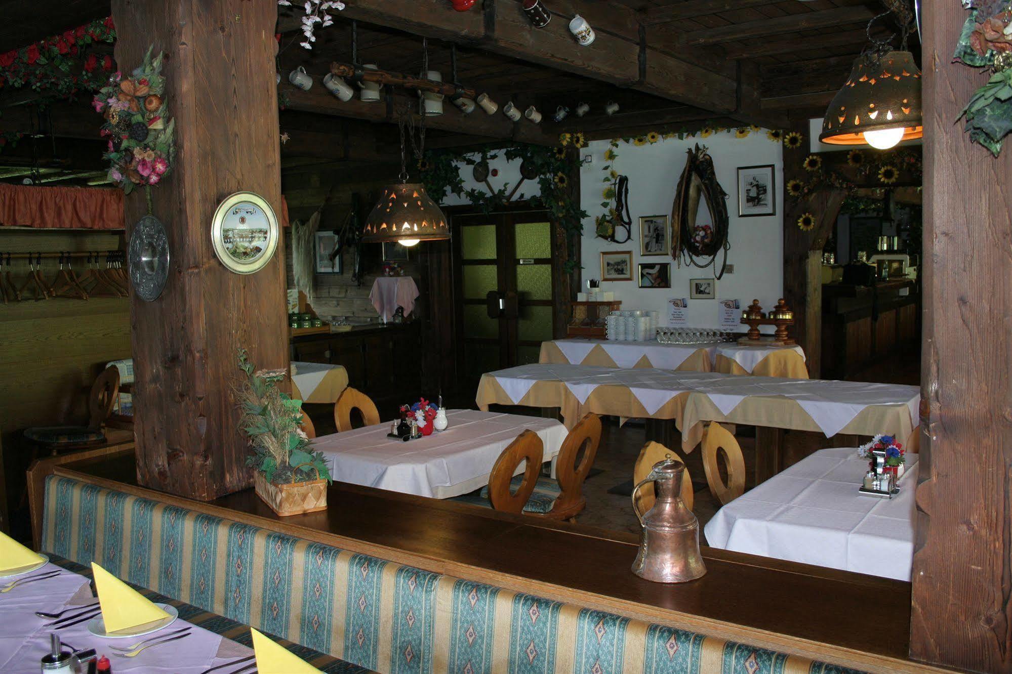 Hotel Harfenwirt Вилдшьонау Екстериор снимка